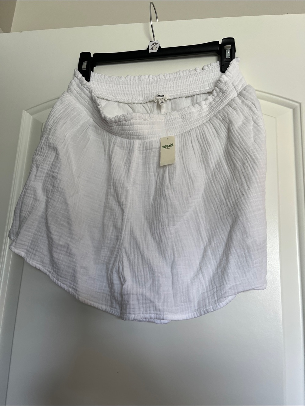 Aerie White Crinkled Gauze Relaxed Shorts
